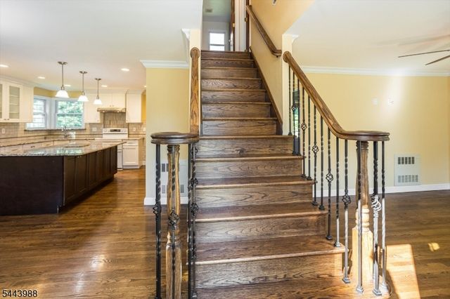 16 Chester Place, Chester Twp., NJ 07930