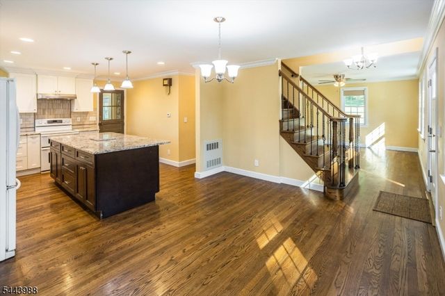 16 Chester Place, Chester Twp., NJ 07930