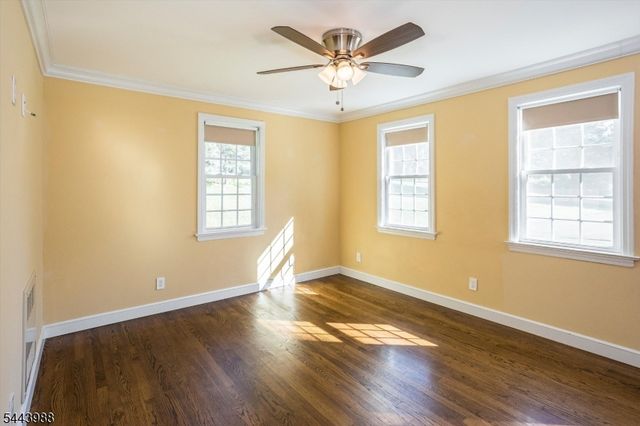 16 Chester Place, Chester Twp., NJ 07930
