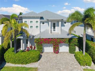 605 91st AVE N, Naples, FL 34108