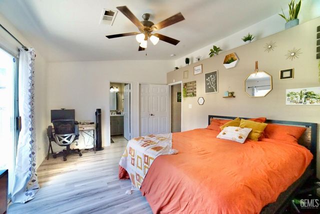 400 Dry Meadow Lane, Bakersfield, CA 93308