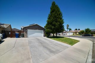 400 Dry Meadow Lane, Bakersfield, CA 93308