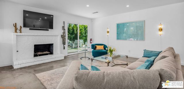 545 W Yorba Road, Palm Springs, CA 92262