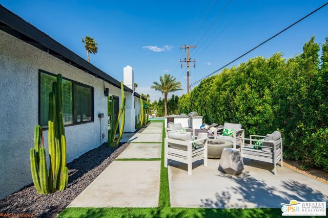 545 W Yorba Road, Palm Springs, CA 92262