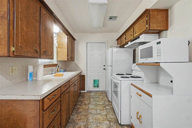 502 NW 59th St, Lawton, OK 73505