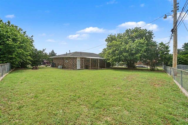 502 NW 59th St, Lawton, OK 73505