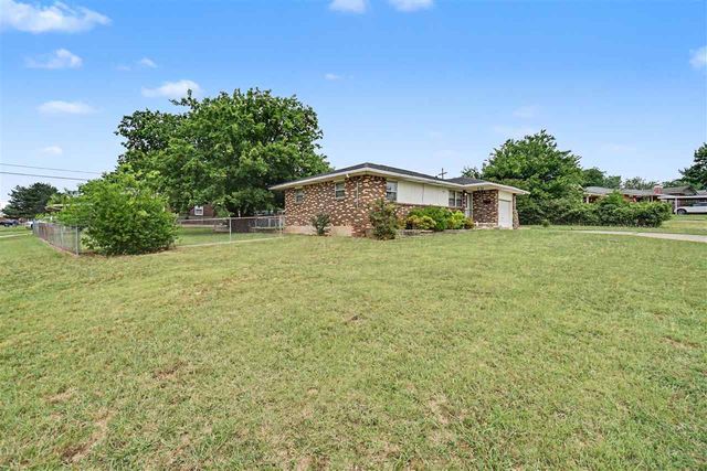 502 NW 59th St, Lawton, OK 73505