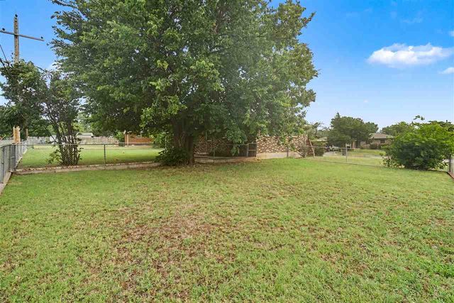 502 NW 59th St, Lawton, OK 73505