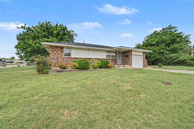 502 NW 59th St, Lawton, OK 73505