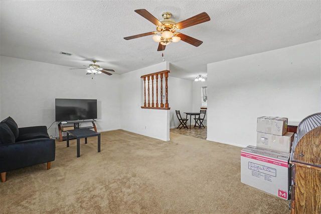 502 NW 59th St, Lawton, OK 73505