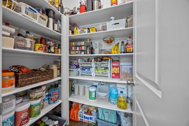 724 Peninsula Forest Place, Cary, NC 27519