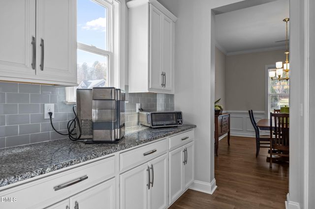 724 Peninsula Forest Place, Cary, NC 27519