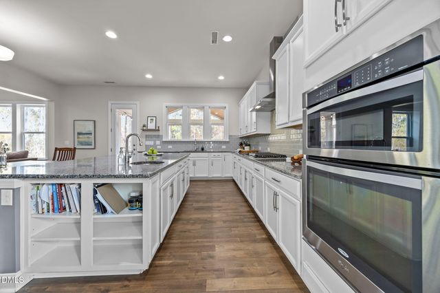 724 Peninsula Forest Place, Cary, NC 27519