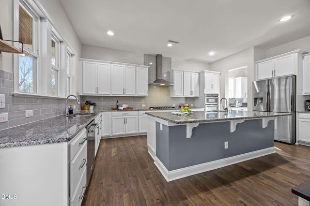 724 Peninsula Forest Place, Cary, NC 27519