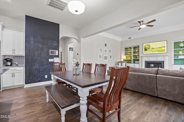 724 Peninsula Forest Place, Cary, NC 27519