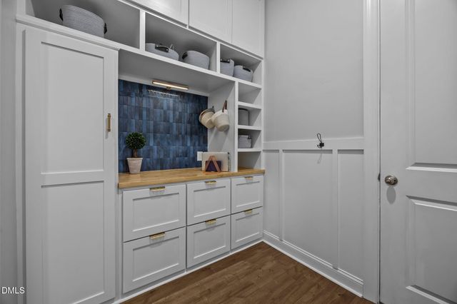 724 Peninsula Forest Place, Cary, NC 27519