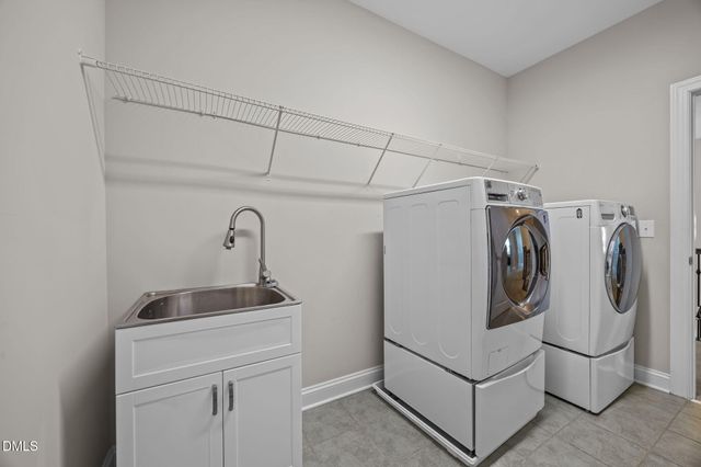 724 Peninsula Forest Place, Cary, NC 27519