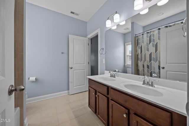 724 Peninsula Forest Place, Cary, NC 27519