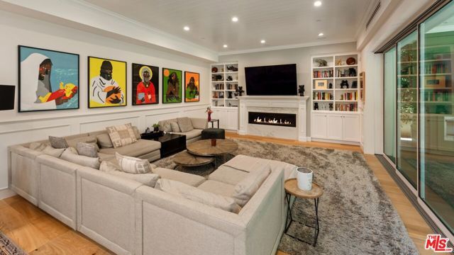 15272 Valley Vista Boulevard, Sherman Oaks, CA 91403