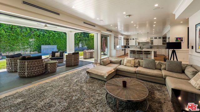 15272 Valley Vista Boulevard, Sherman Oaks, CA 91403