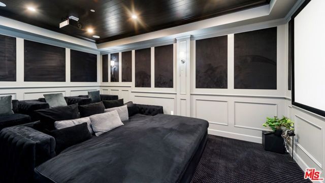 15272 Valley Vista Boulevard, Sherman Oaks, CA 91403