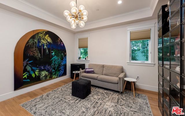 15272 Valley Vista Boulevard, Sherman Oaks, CA 91403