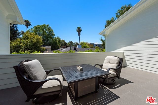 15272 Valley Vista Boulevard, Sherman Oaks, CA 91403