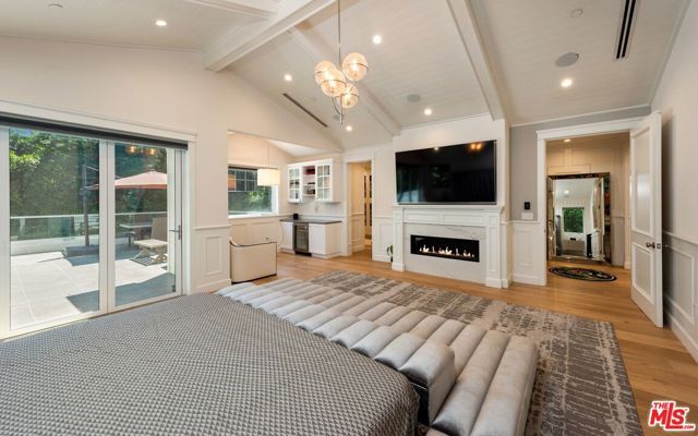 15272 Valley Vista Boulevard, Sherman Oaks, CA 91403