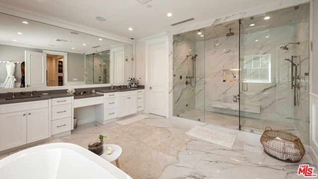 15272 Valley Vista Boulevard, Sherman Oaks, CA 91403
