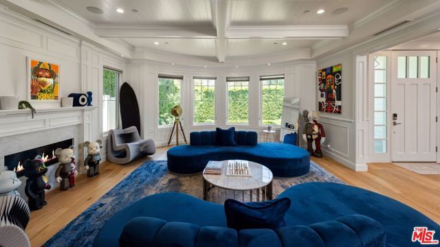 15272 Valley Vista Boulevard, Sherman Oaks, CA 91403