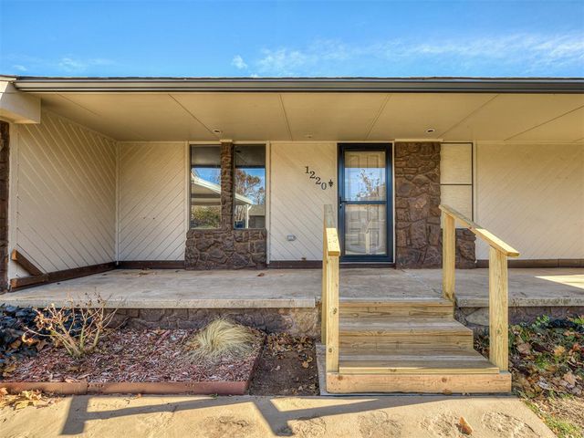 1220 N Carr Drive, Newcastle, OK 73065