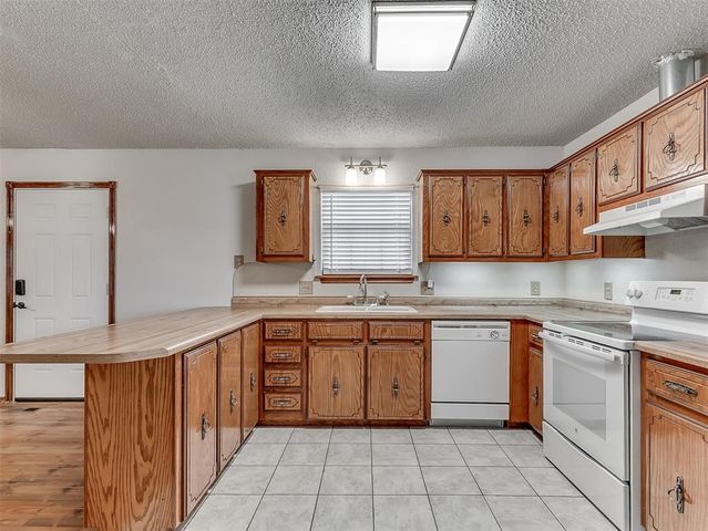 1220 N Carr Drive, Newcastle, OK 73065