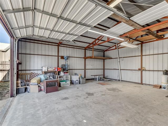 1220 N Carr Drive, Newcastle, OK 73065