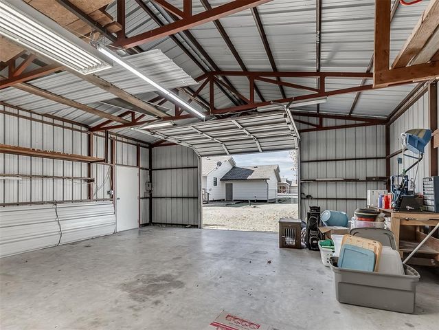 1220 N Carr Drive, Newcastle, OK 73065