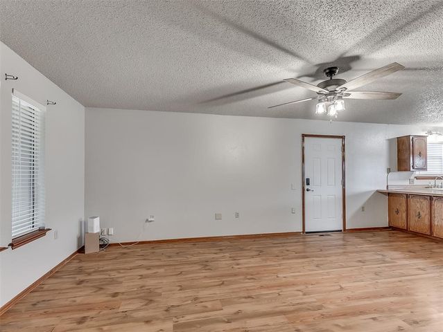 1220 N Carr Drive, Newcastle, OK 73065