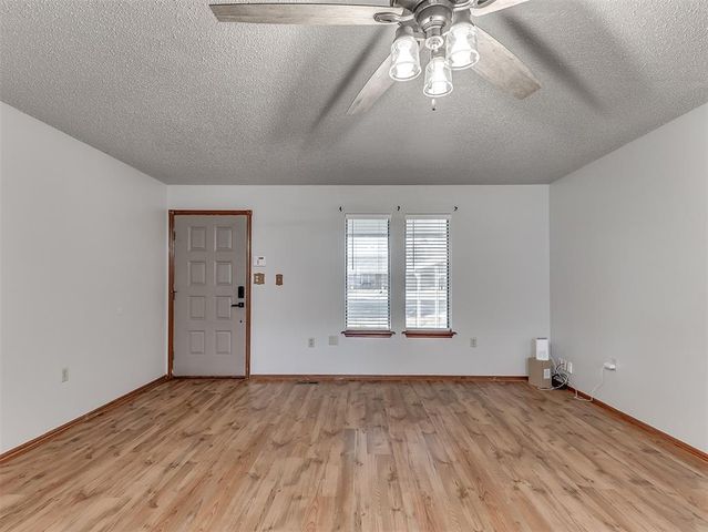 1220 N Carr Drive, Newcastle, OK 73065