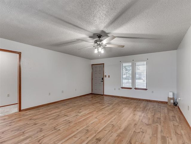 1220 N Carr Drive, Newcastle, OK 73065