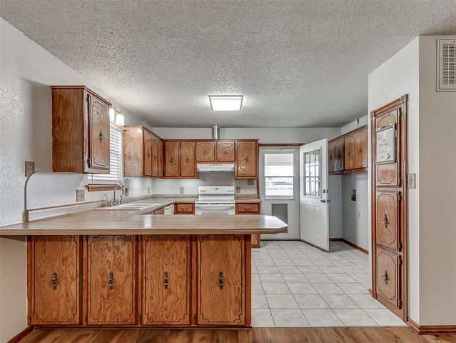 1220 N Carr Drive, Newcastle, OK 73065