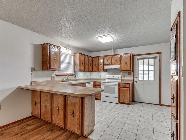 1220 N Carr Drive, Newcastle, OK 73065