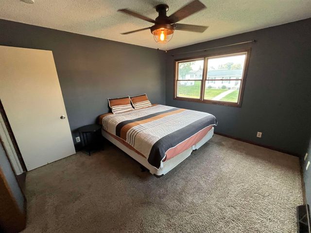 724 17th Avenue, Gilbertville, IA 50634