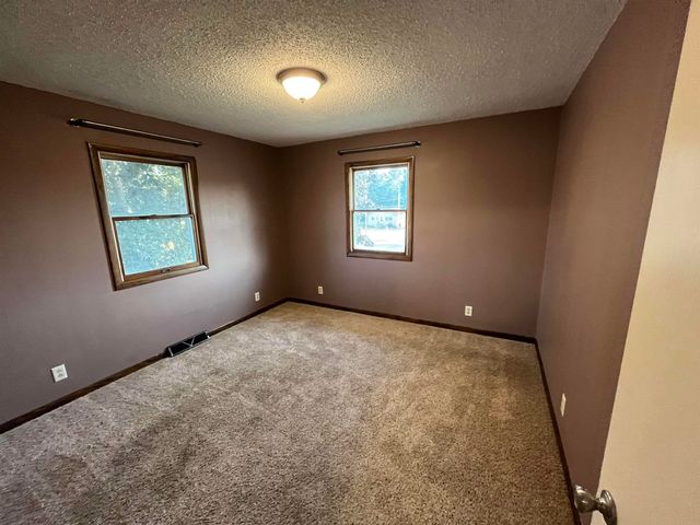 724 17th Avenue, Gilbertville, IA 50634