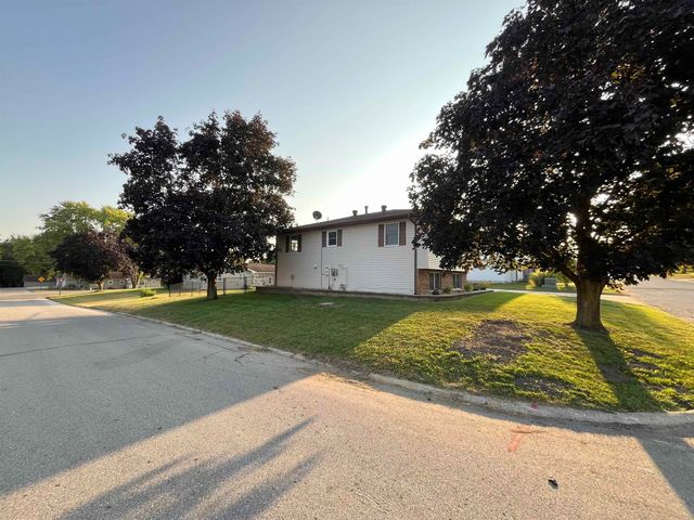 724 17th Avenue, Gilbertville, IA 50634