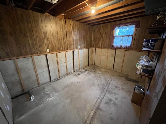 724 17th Avenue, Gilbertville, IA 50634