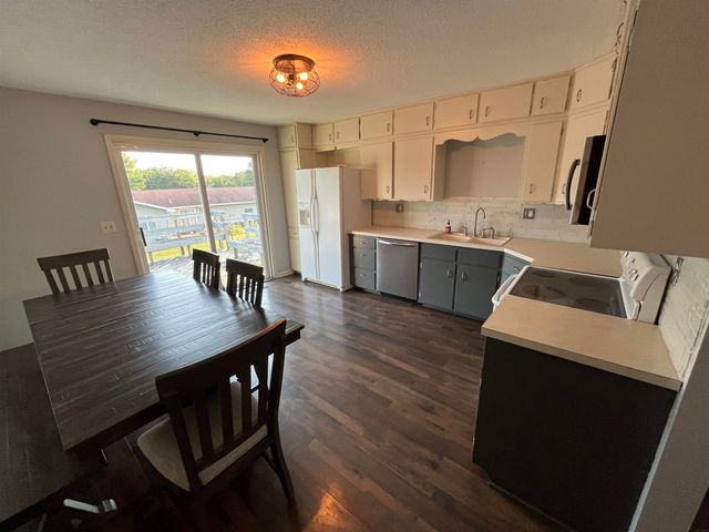 724 17th Avenue, Gilbertville, IA 50634