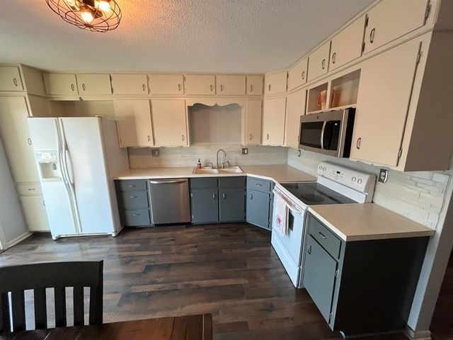 724 17th Avenue, Gilbertville, IA 50634