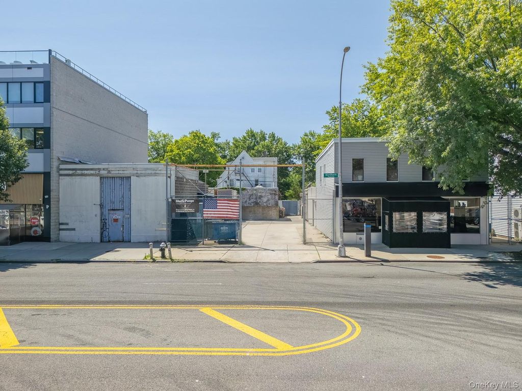 21120 Northern Boulevard, Bayside, NY 11361 — exterior