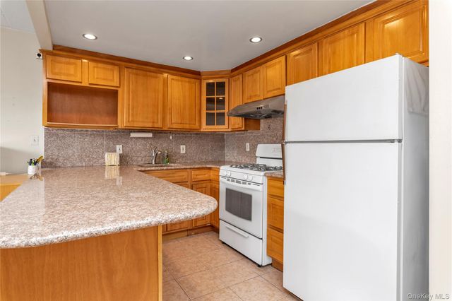 136-17 Maple Avenue 5H, Flushing, NY 11355