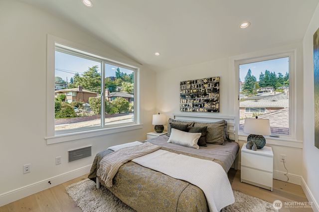 8800 41st Avenue SW, Seattle, WA 98136