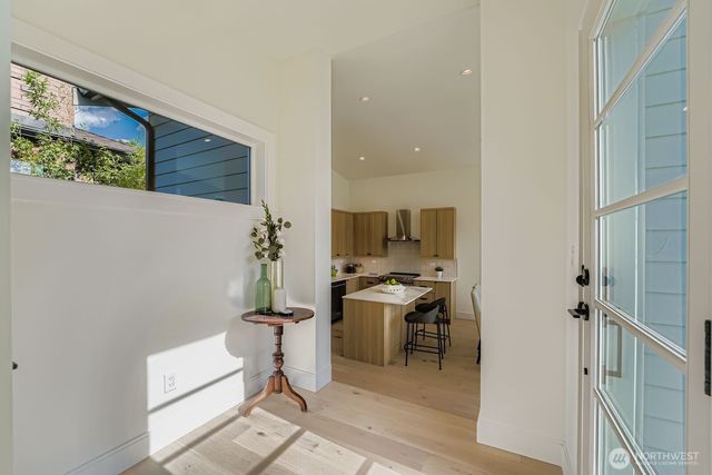 8800 41st Avenue SW, Seattle, WA 98136