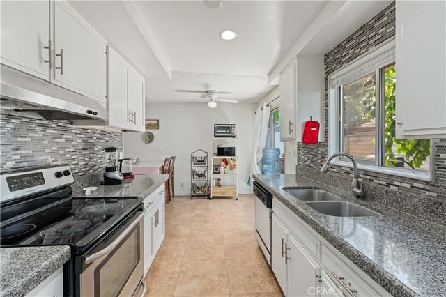 14802 Newport Avenue 18A, Tustin, CA 92780